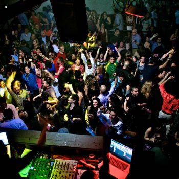 Colombian_Party_Cartel._Photo_by_Ellen_Ordóñez_for_Colombian_Party_Cartel