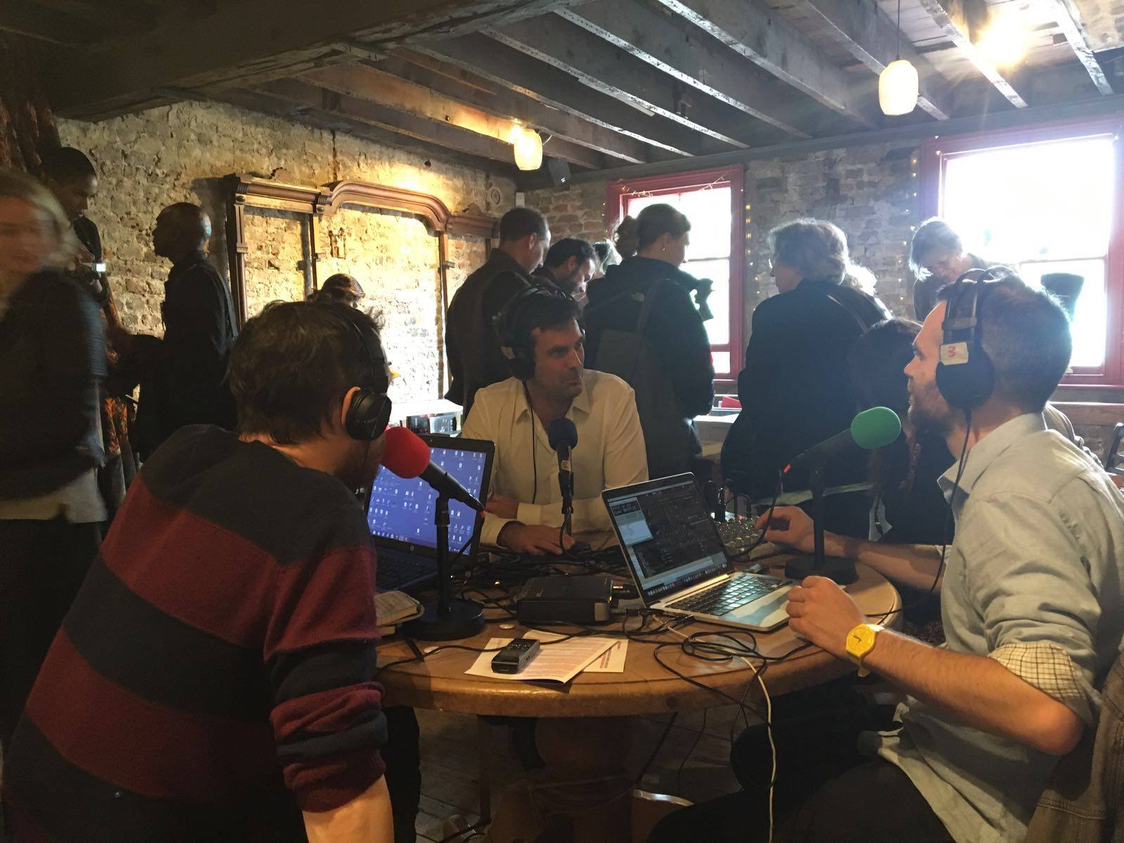 Radio Gwen & Babel Wilton's Music Hall