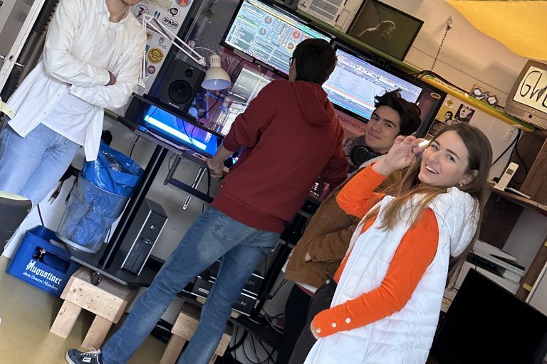 12-Puntatona-1-Dissociarsi-con-equilibrio-I-Mi-dissocio-da-questa-realtà-27-11-2022-768x1024