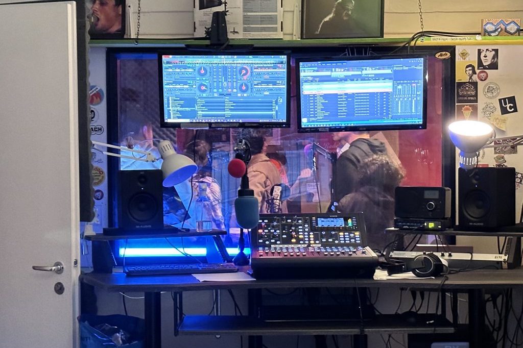 4-Puntatona-1-Dissociarsi-con-equilibrio-I-Mi-dissocio-da-questa-realtà-27-11-2022-1024x768