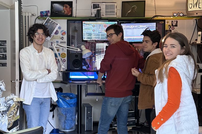 6-Puntatona-1-Dissociarsi-con-equilibrio-I-Mi-dissocio-da-questa-realtà-27-11-2022-768x1024