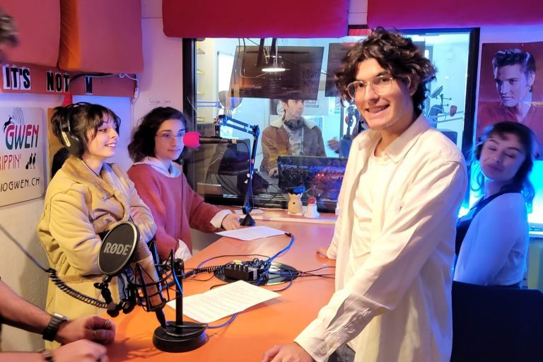 8-Puntatona-1-Dissociarsi-con-equilibrio-I-Mi-dissocio-da-questa-realtà-27-11-2022-768x1024