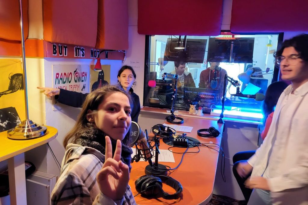 9-Puntatona-1-Dissociarsi-con-equilibrio-I-Mi-dissocio-da-questa-realtà-27-11-2022-1024x768